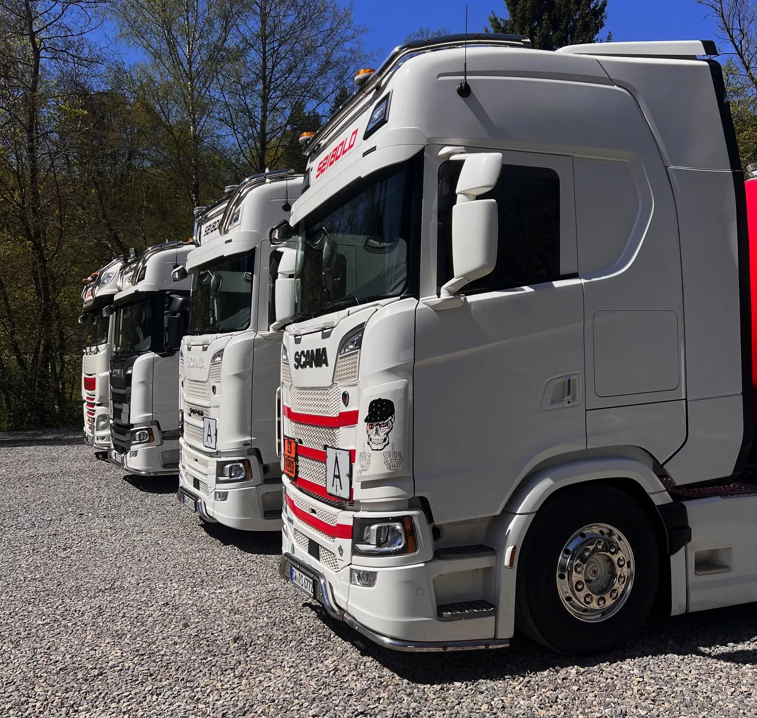 Seibold Scania Tankfahrzeuge aufgereiht auf dem Betriebshof